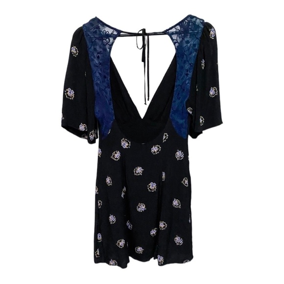 FREE PEOPLE x Revolve Black Floral Open Back Bell Sleeve Mini Dress Size 0 - Picture 11 of 13